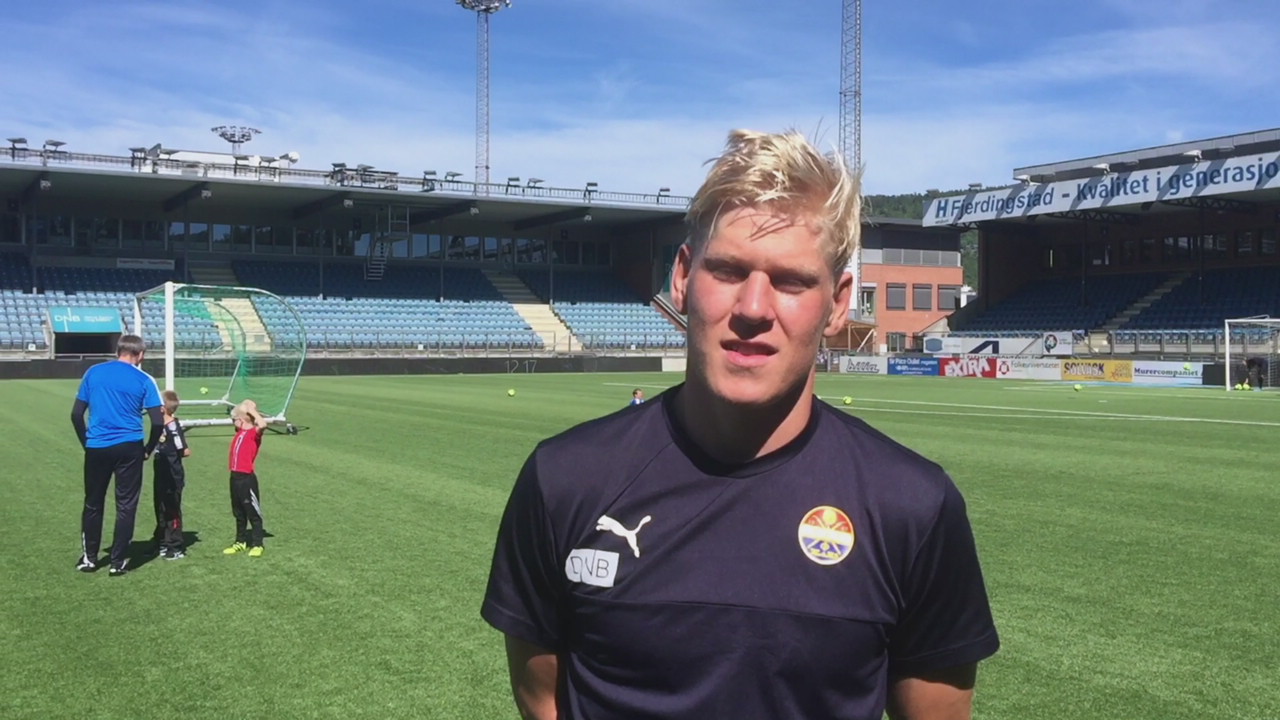 Jakob før kampen mot LSK